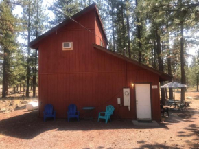 Cheerful 2-Bedroom Cottage Near Eagle Lake